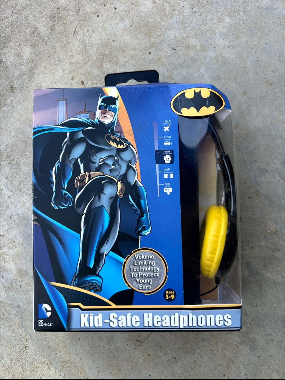DC Comics Batman Kid-Safe Headphones in Yellow and Black
